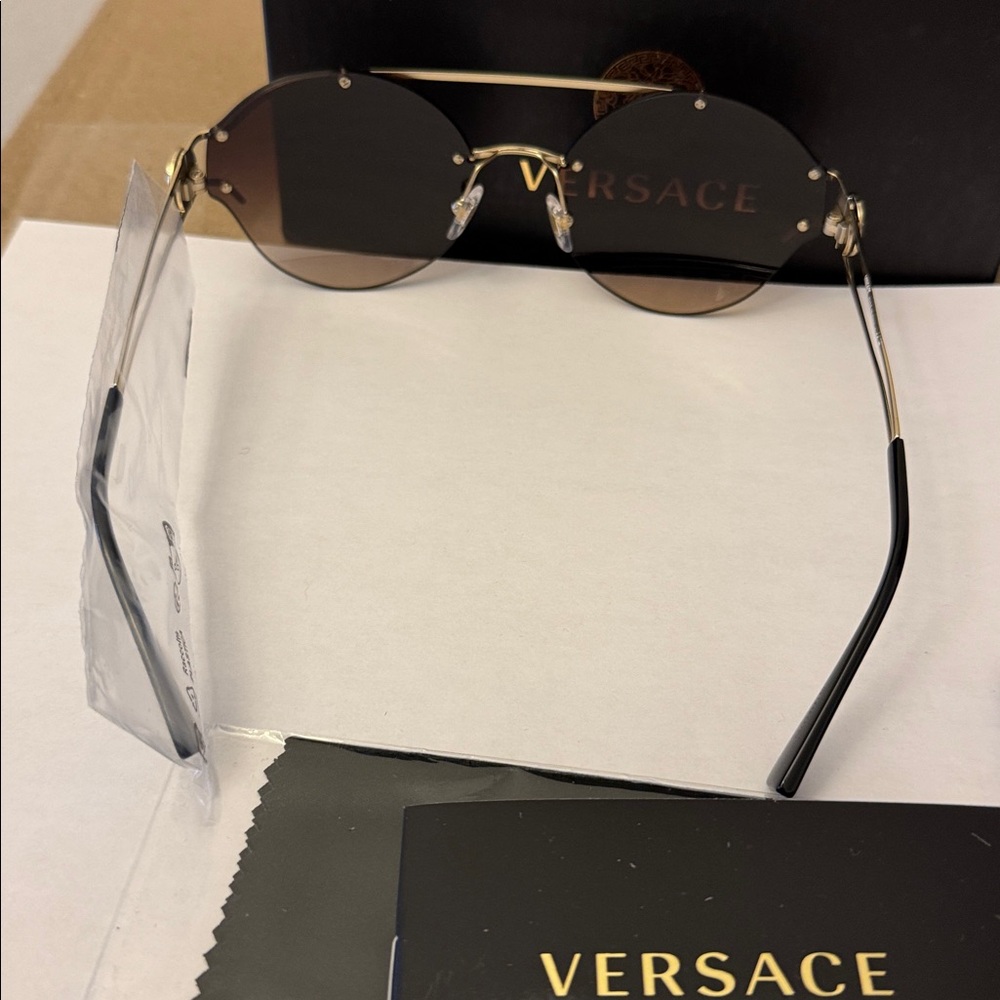 NIB Versace Round aviator sunglasses. - Picture 5 of 6